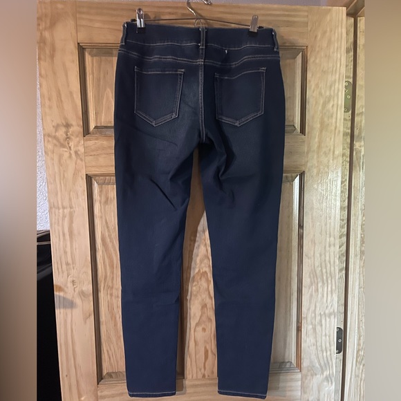 Maurices Skinny Jeans - Picture 2 of 4